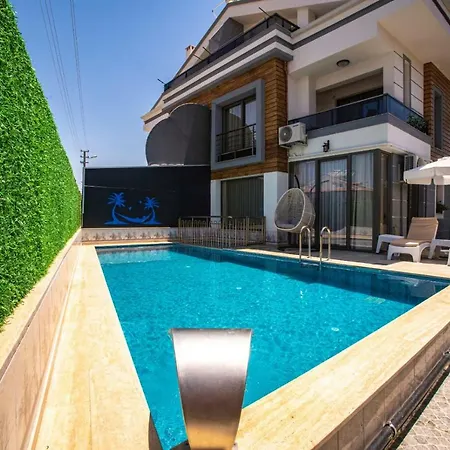 • Jakuzili Mustakil Havuzlu Lux Yeni Bati Villasi 페티예