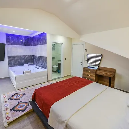 빌라 • Jakuzili Mustakil Havuzlu Lux Yeni Bati Villasi