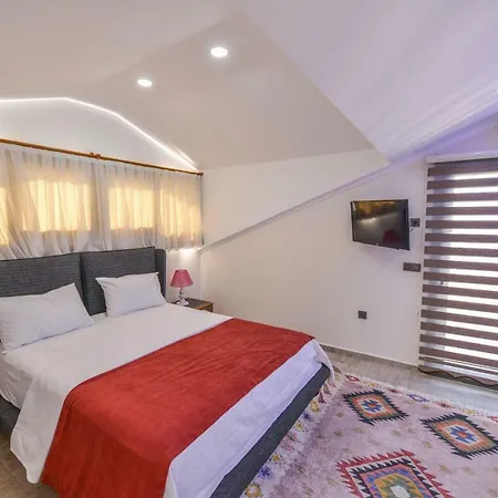 • Jakuzili Mustakil Havuzlu Lux Yeni Bati Villasi *